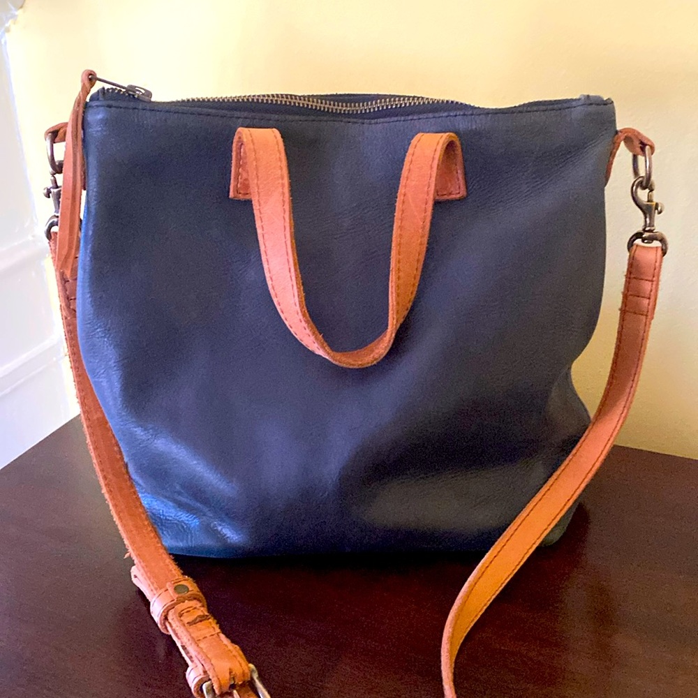 Able Abera Commuter Crossbody bag